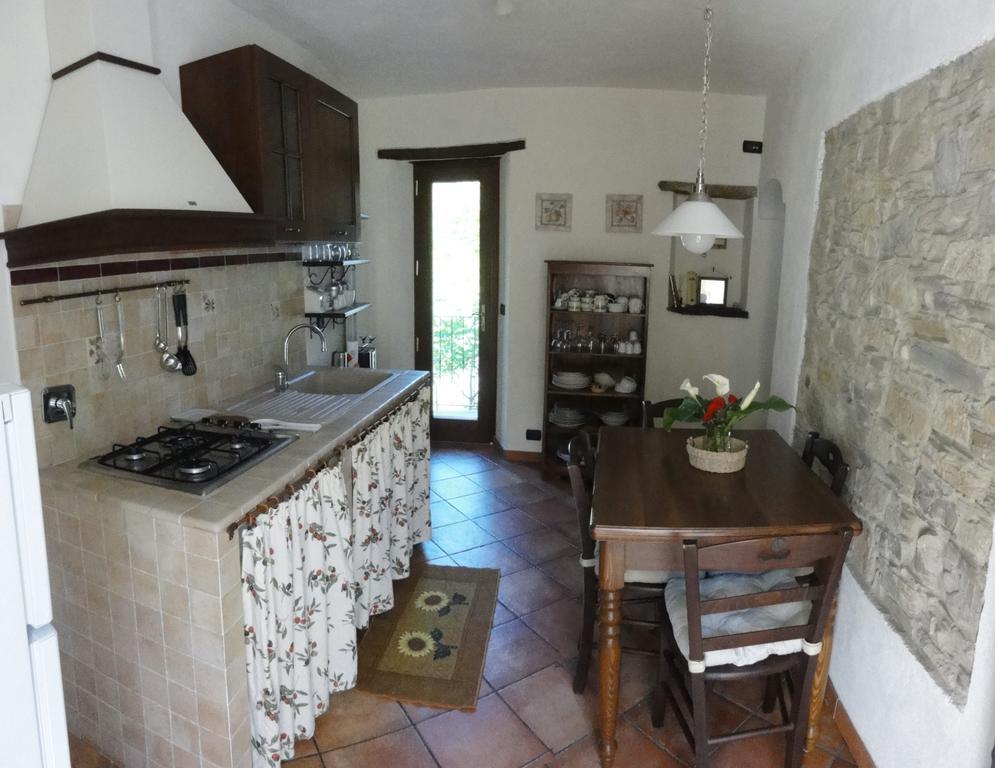 Il Merlo Della Rocca Villa Imperia Habitación foto