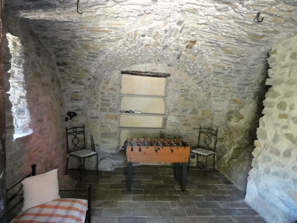 Il Merlo Della Rocca Villa Imperia Habitación foto