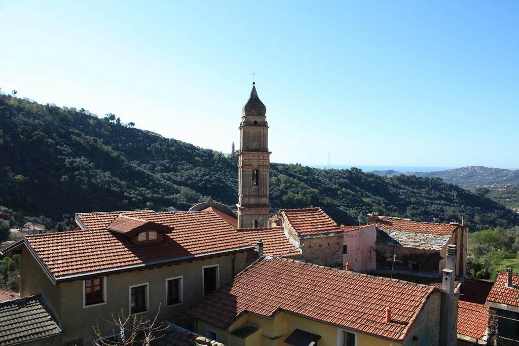 Il Merlo Della Rocca Villa Imperia Habitación foto